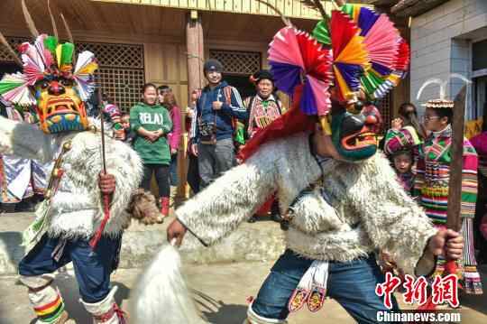 甘肃陇南上演“池哥昼”祈福