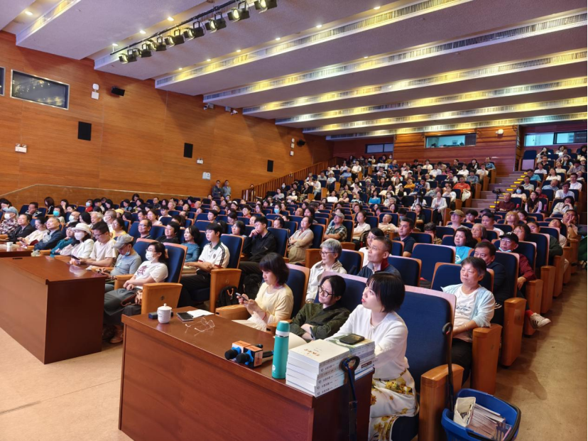 逾12万人次“围观”：中大教授黄天骥解读西厢记(图3)